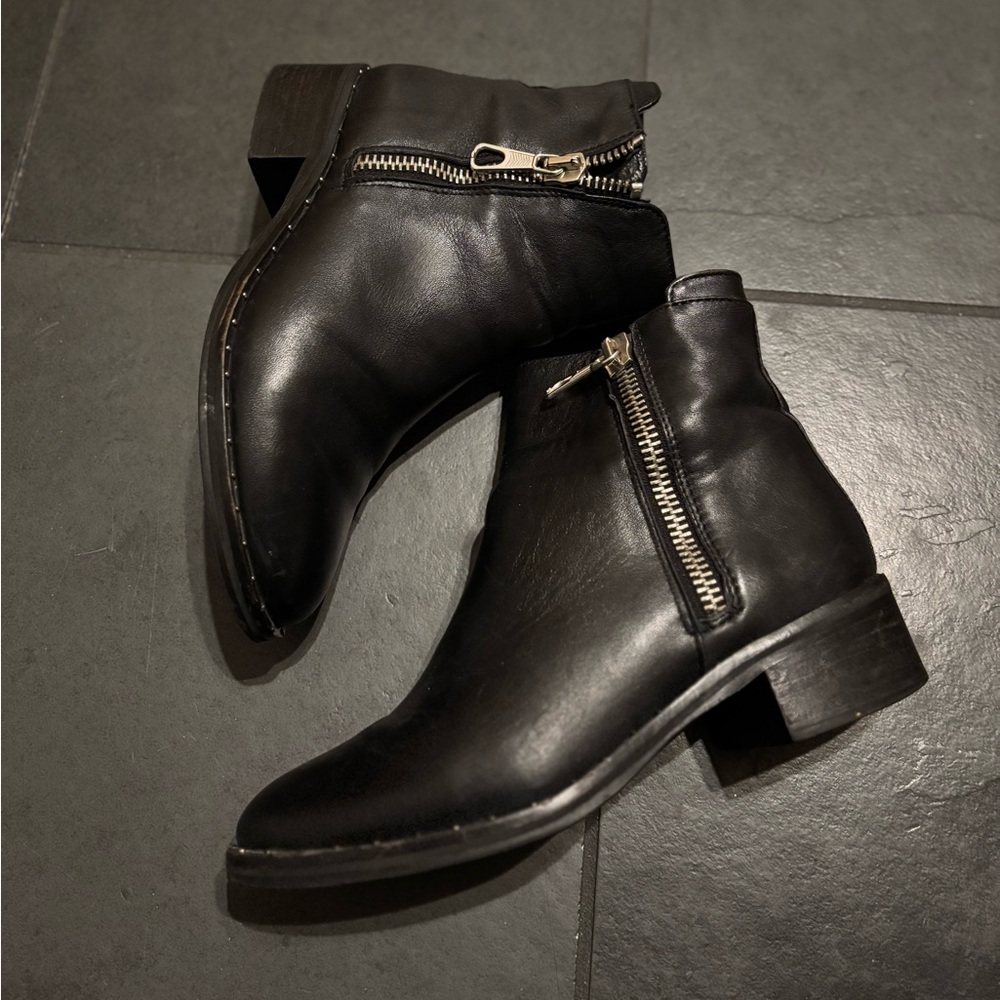 Steve Madden Lanna Stud Boots